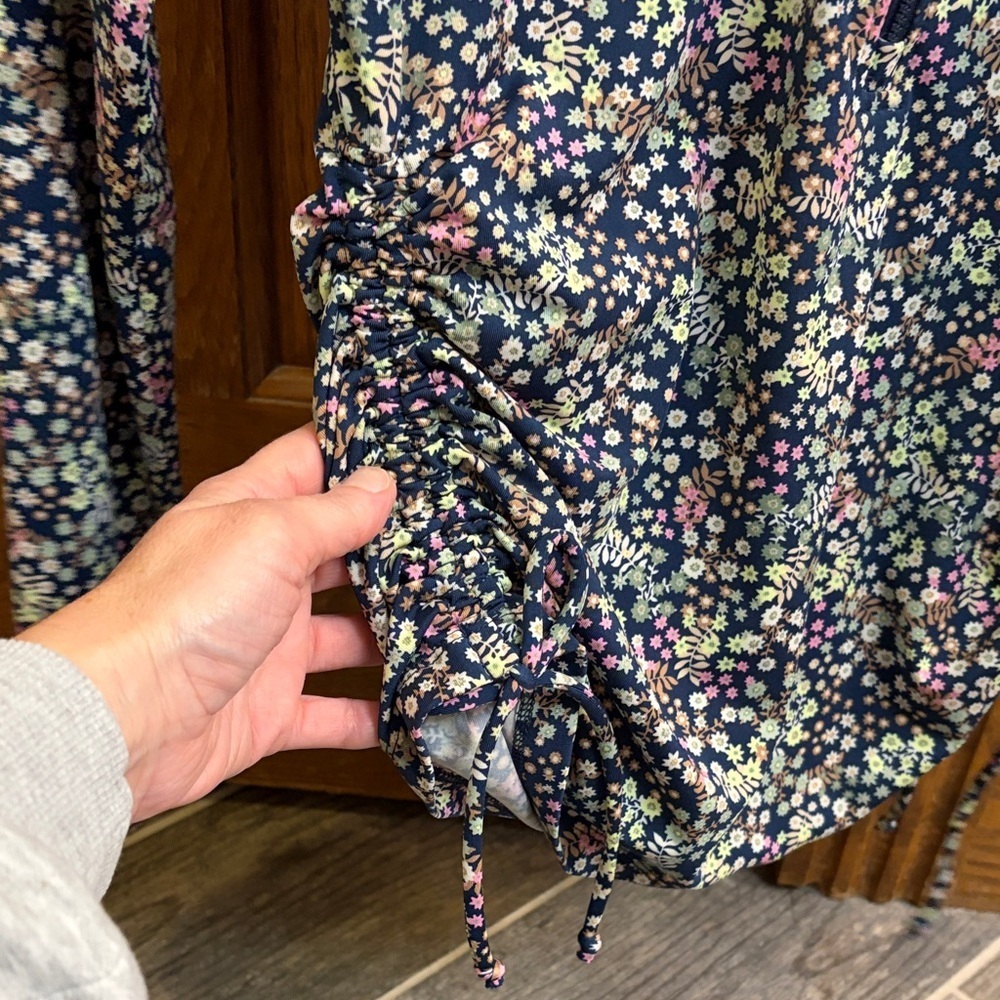Carve Designs Floral Quarter Zip Swim Shirt Small Floral Beachy Athletic - Picture 3 of 8